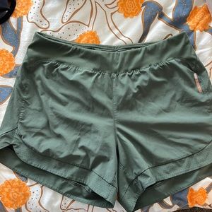 REI Active Pursuits 4.5” Shorts